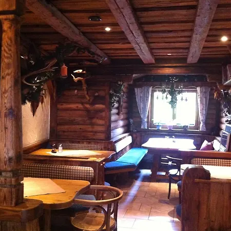 Гостьовий будинок Haus Erbhof 3*