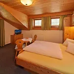 Haus Erbhof Guest house 3*